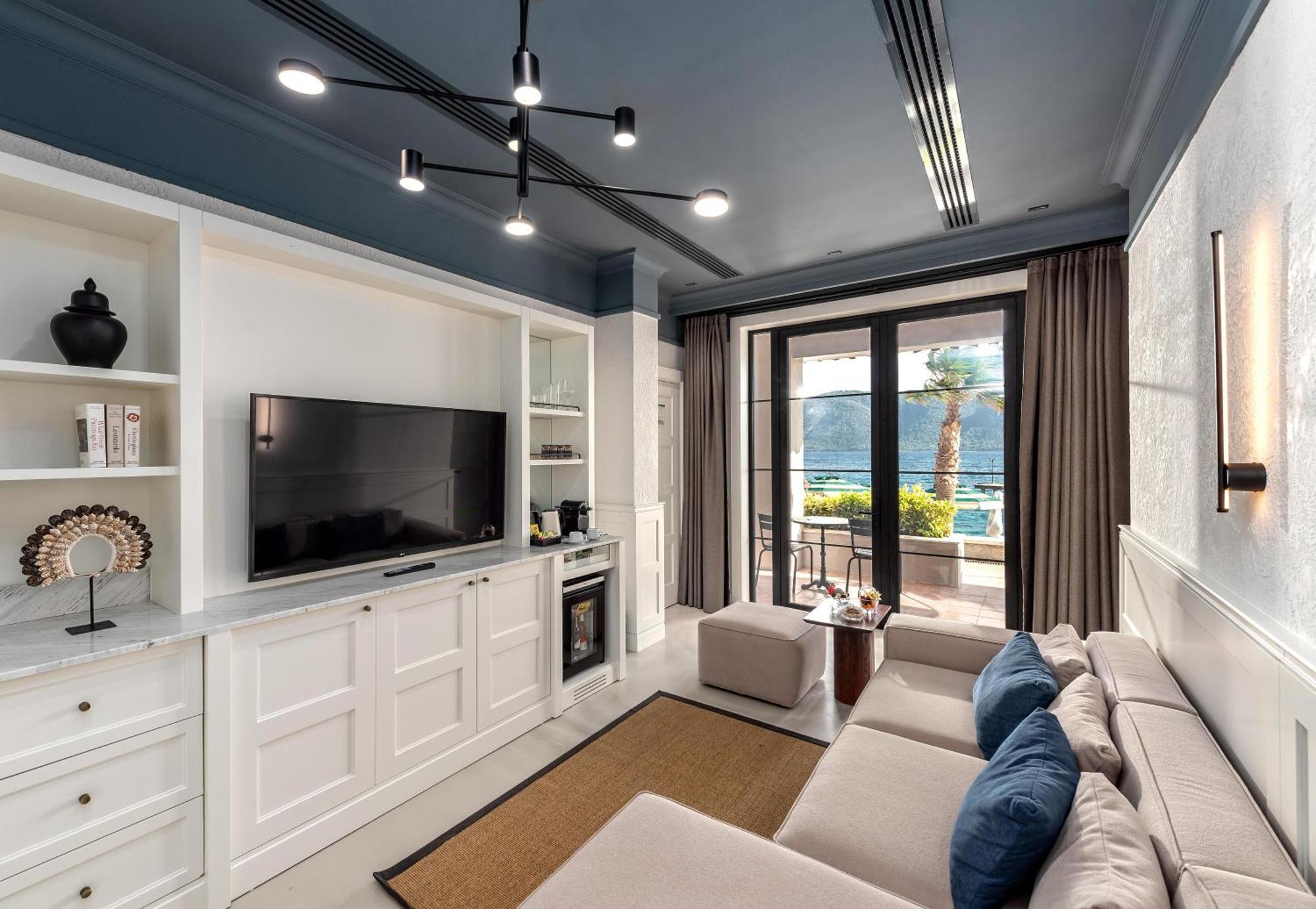 Two-Bedroom Beachfront Suite